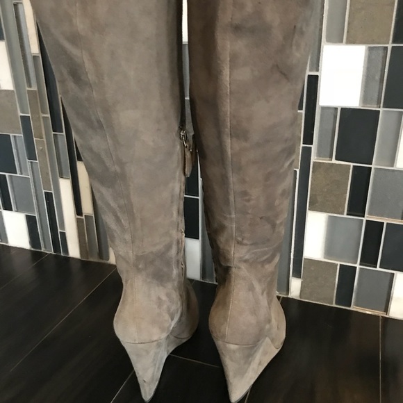 Boots - Picture 2 of 5